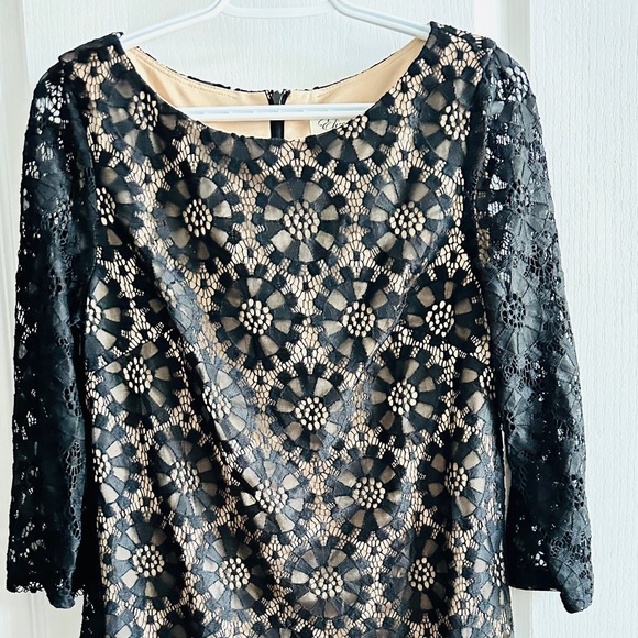 Eliza J beautiful dress. I recently lost weight and it no longer fits me - Picture 2 of 3